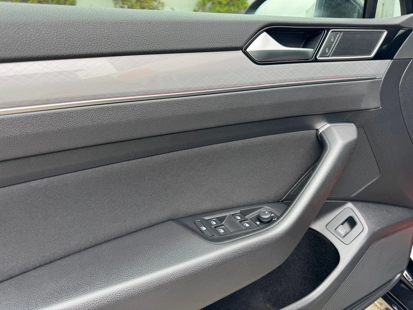 VW Passat Business 2.0 TDI SCR DSG | Mobile.bg   14