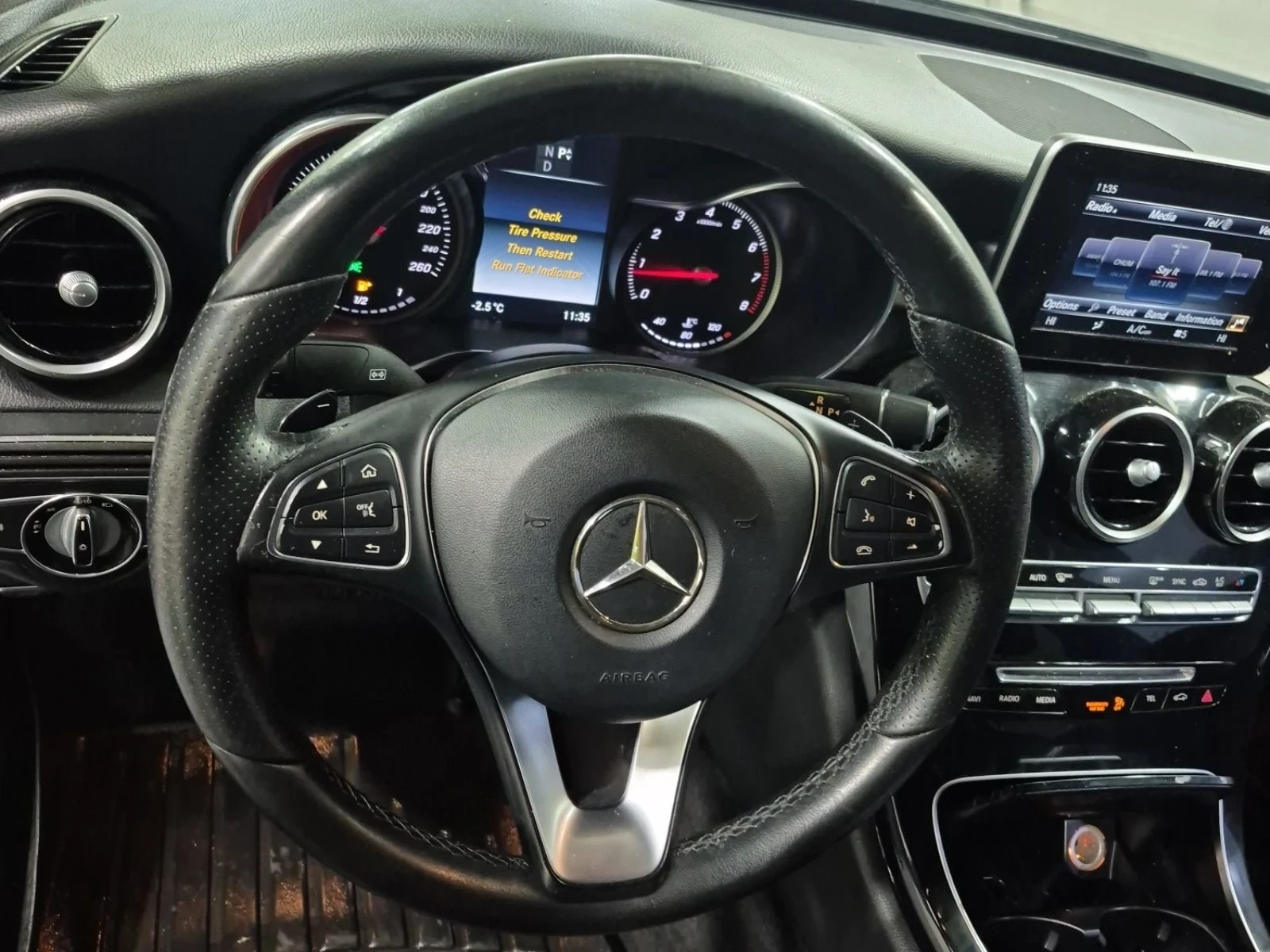 Mercedes-Benz C 300 AMG-pkg* Keyless* Ambient* Подгрев* Камера, снимка 9 - Автомобили и джипове - 53825271