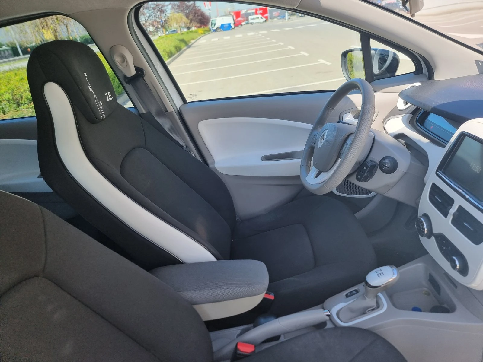 Renault Zoe Life, снимка 10 - Автомобили и джипове - 53874745