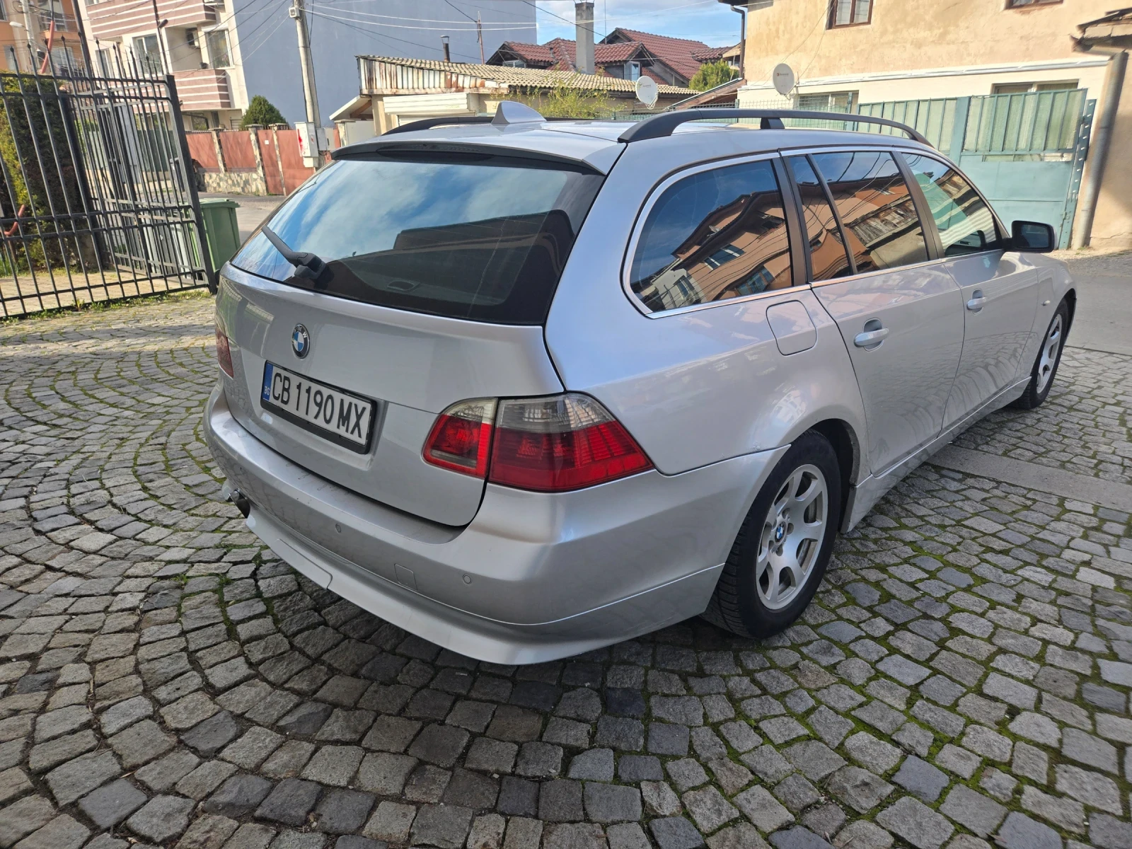 BMW 525 Фейслифт, снимка 4 - Автомобили и джипове - 53950040
