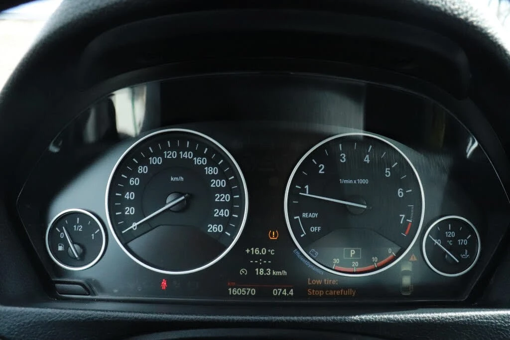 BMW 328 xDrive* АвтоКредит* (ЦЕНА ДО БГ), снимка 13 - Автомобили и джипове - 53966807