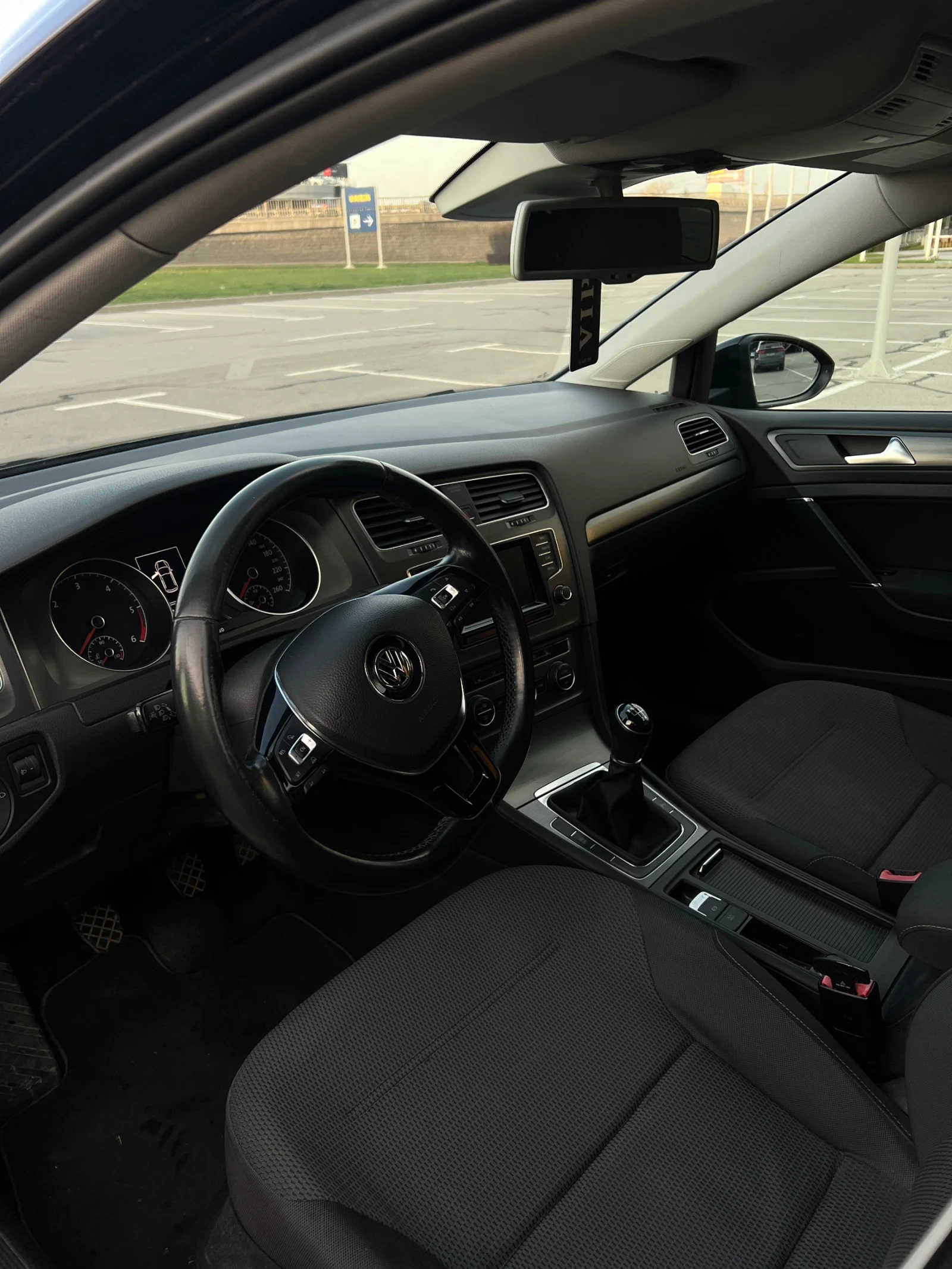 VW Golf 1, 6 TDI Bluemotion , снимка 11 - Автомобили и джипове - 54201034