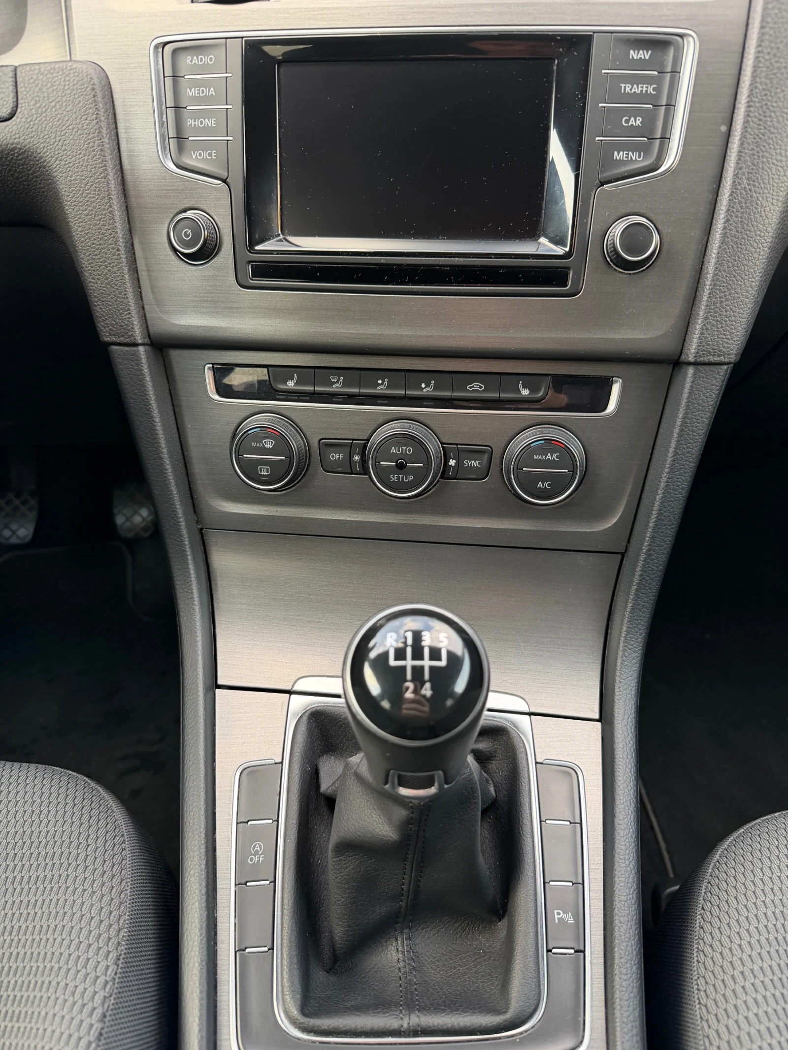 VW Golf 1, 6 TDI Bluemotion , снимка 10 - Автомобили и джипове - 54201034