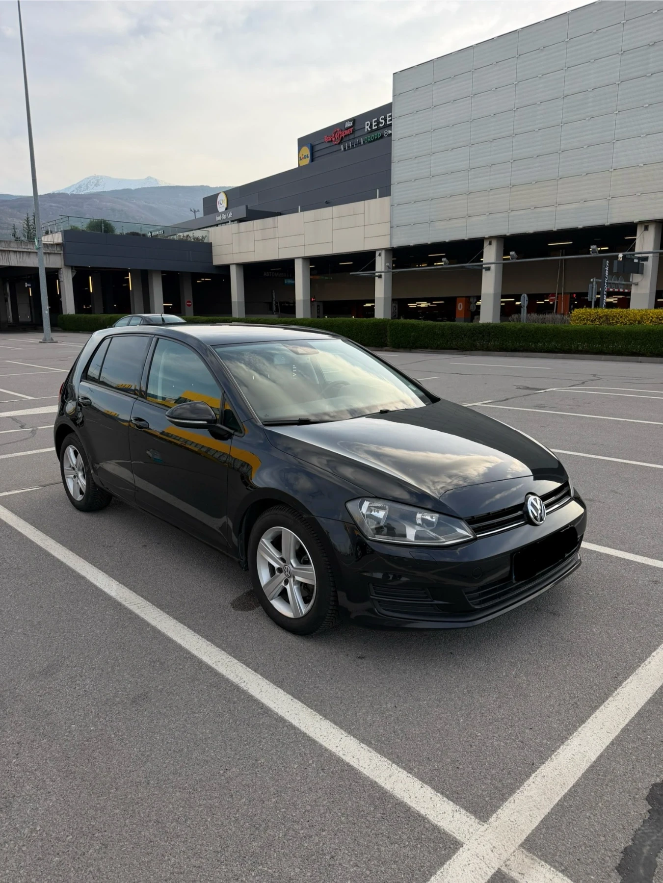 VW Golf 1, 6 TDI Bluemotion , снимка 9 - Автомобили и джипове - 54201034
