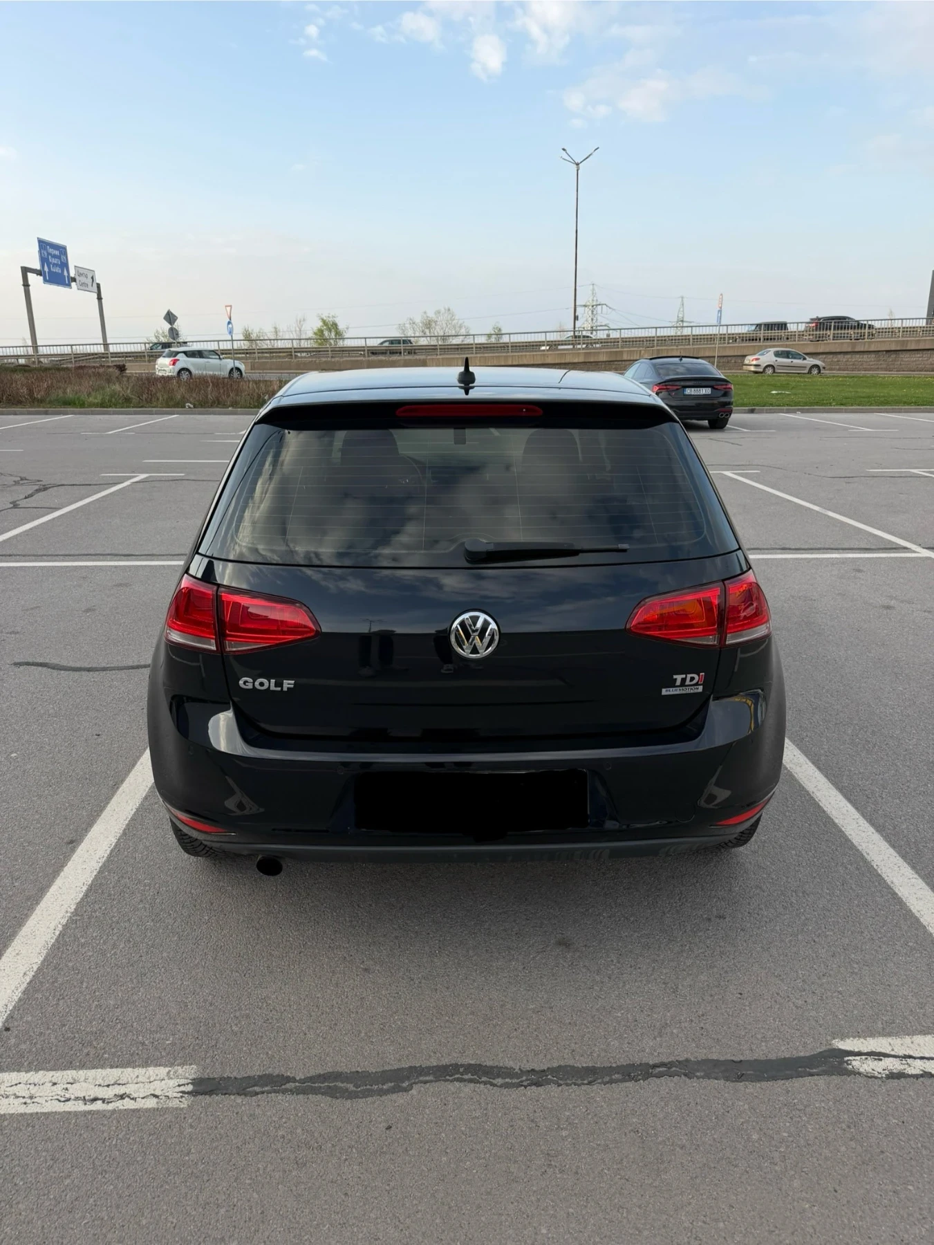 VW Golf 1, 6 TDI Bluemotion , снимка 8 - Автомобили и джипове - 54201034