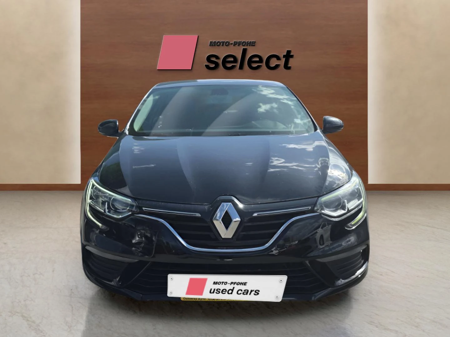 Renault Megane 1.3 TCE, снимка 2 - Автомобили и джипове - 54541222
