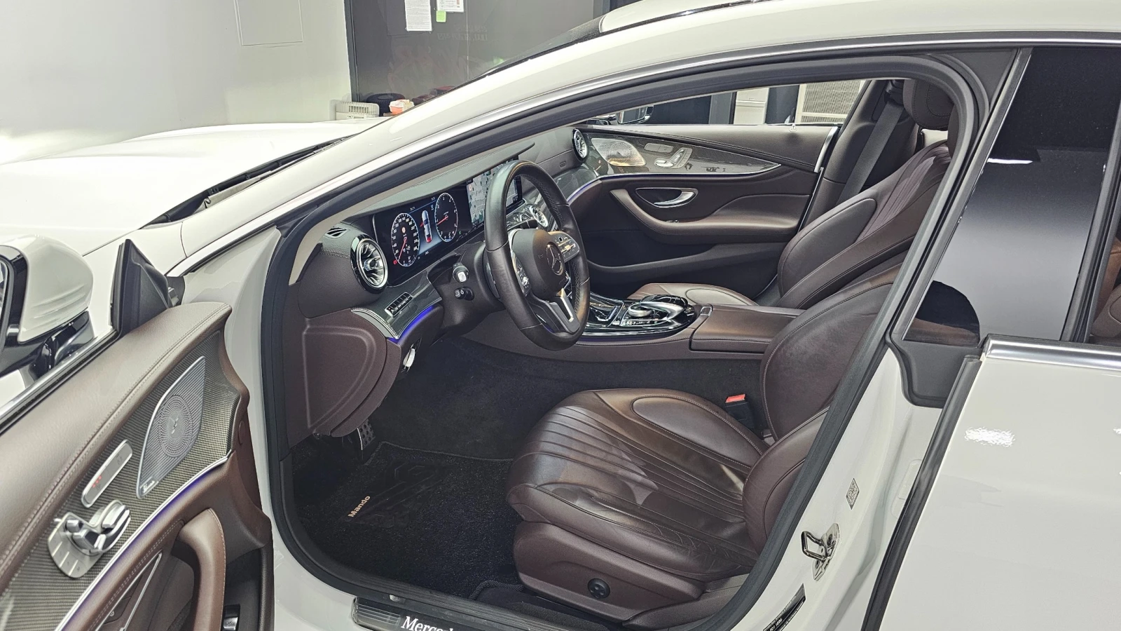 Mercedes-Benz CLS 300 d AMG Line | HUD | Шибидах, снимка 7 - Автомобили и джипове - 54943716