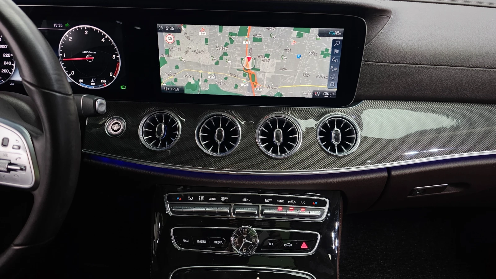 Mercedes-Benz CLS 300 d AMG Line | HUD | Шибидах, снимка 11 - Автомобили и джипове - 54943716