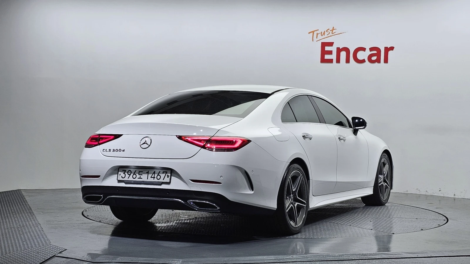 Mercedes-Benz CLS 300 d AMG Line | HUD | Шибидах, снимка 2 - Автомобили и джипове - 54943716