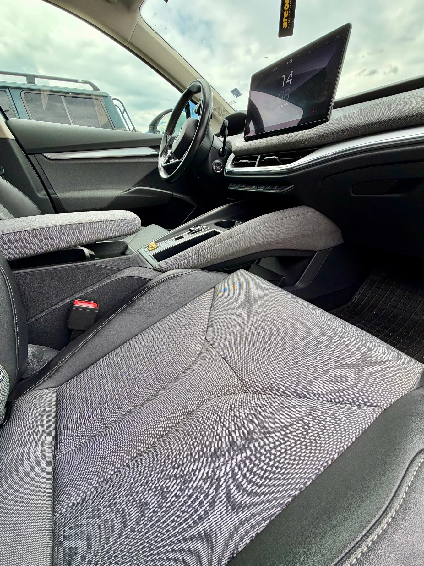 Skoda Enyaq Iv 80 82KW SON 93 перфектен, снимка 16 - Автомобили и джипове - 55055346