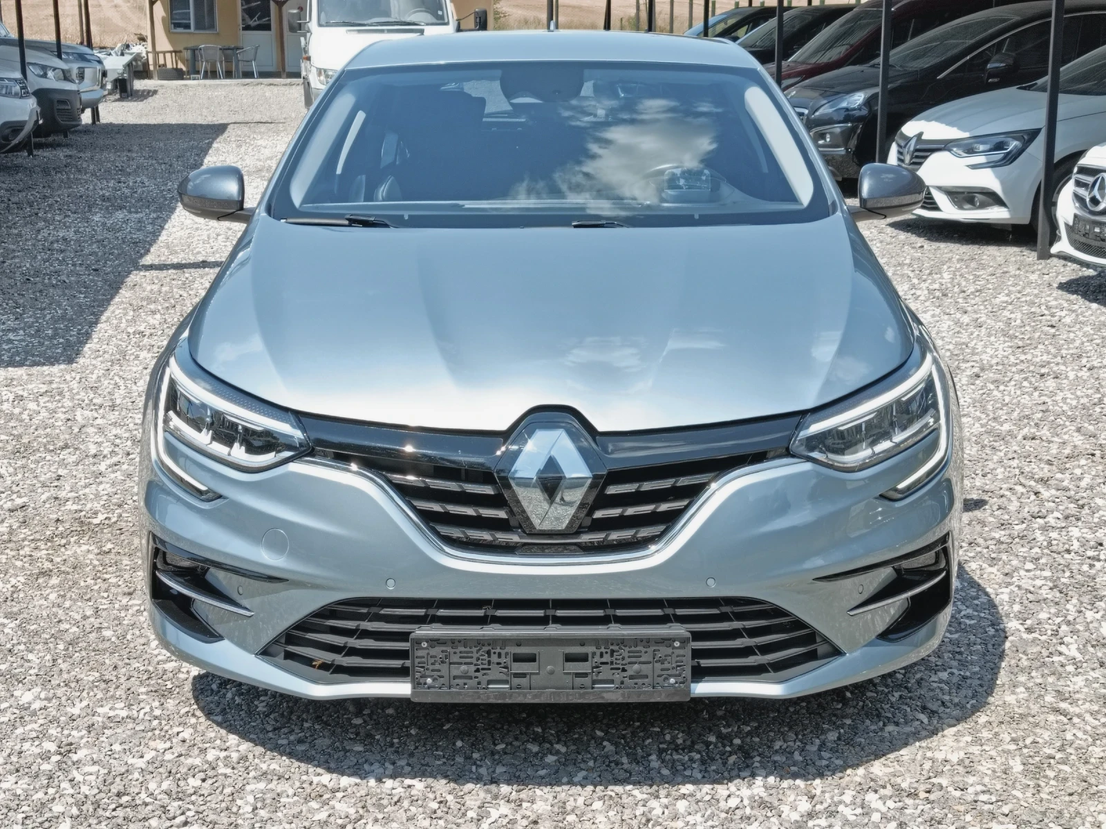 Renault Megane 1.6 Plug in hybrid , снимка 2 - Автомобили и джипове - 55336917
