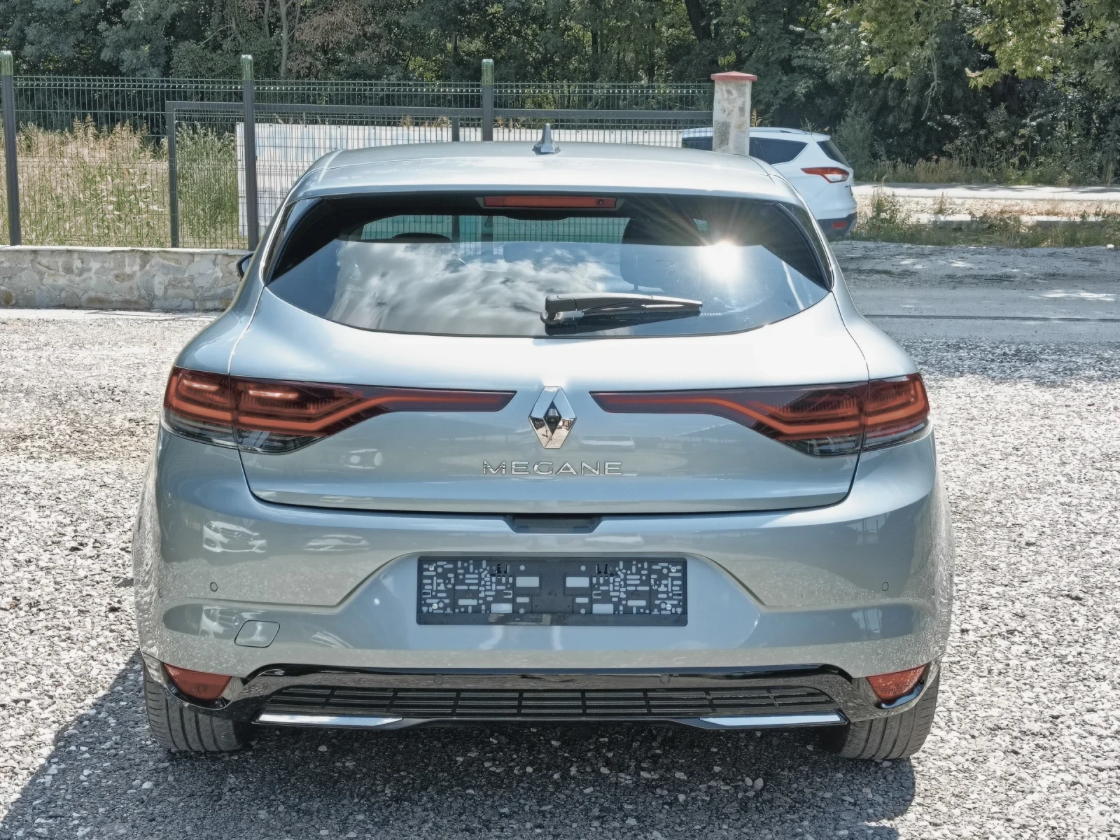 Renault Megane 1.6 Plug in hybrid , снимка 5 - Автомобили и джипове - 55336917