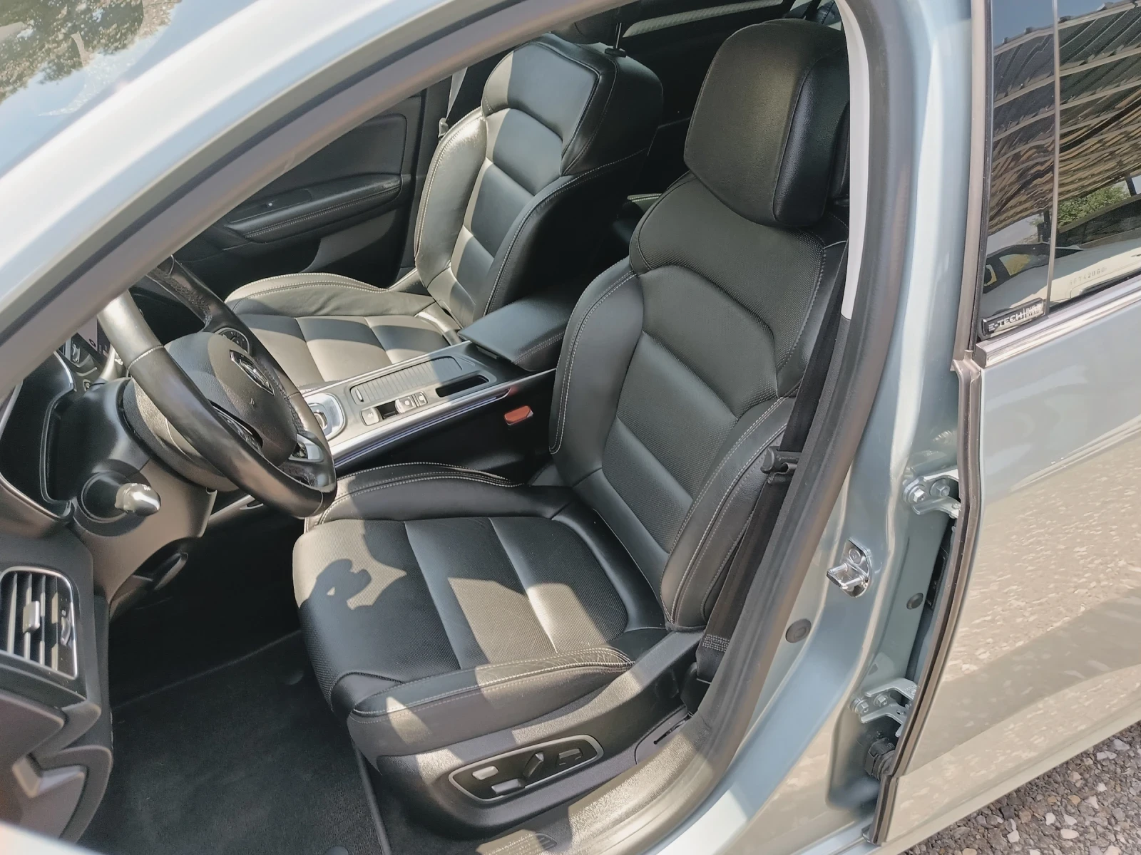 Renault Megane 1.6 Plug in hybrid , снимка 7 - Автомобили и джипове - 55336917