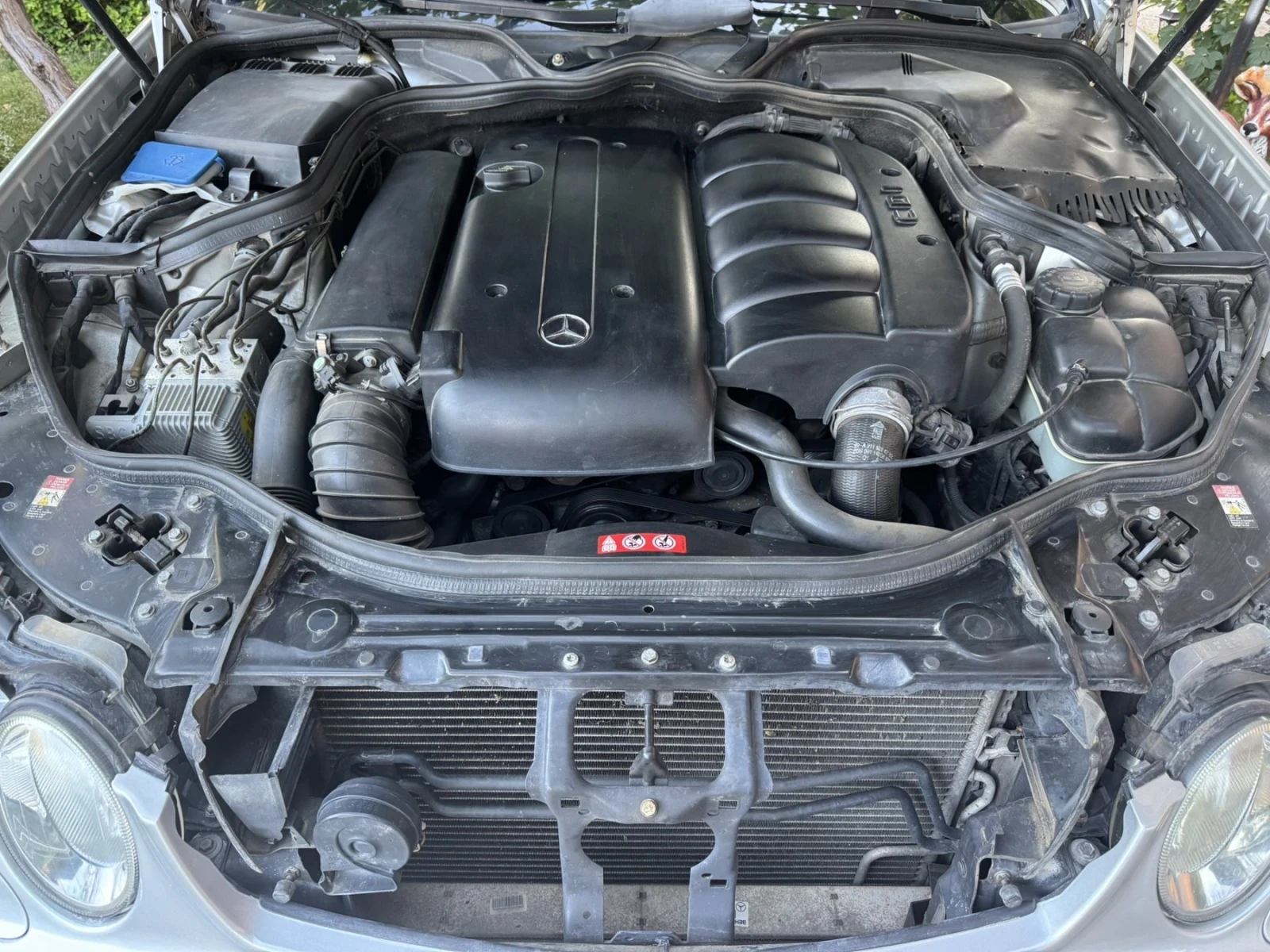 Mercedes-Benz E 220 Avantgarde, снимка 16 - Автомобили и джипове - 55533015