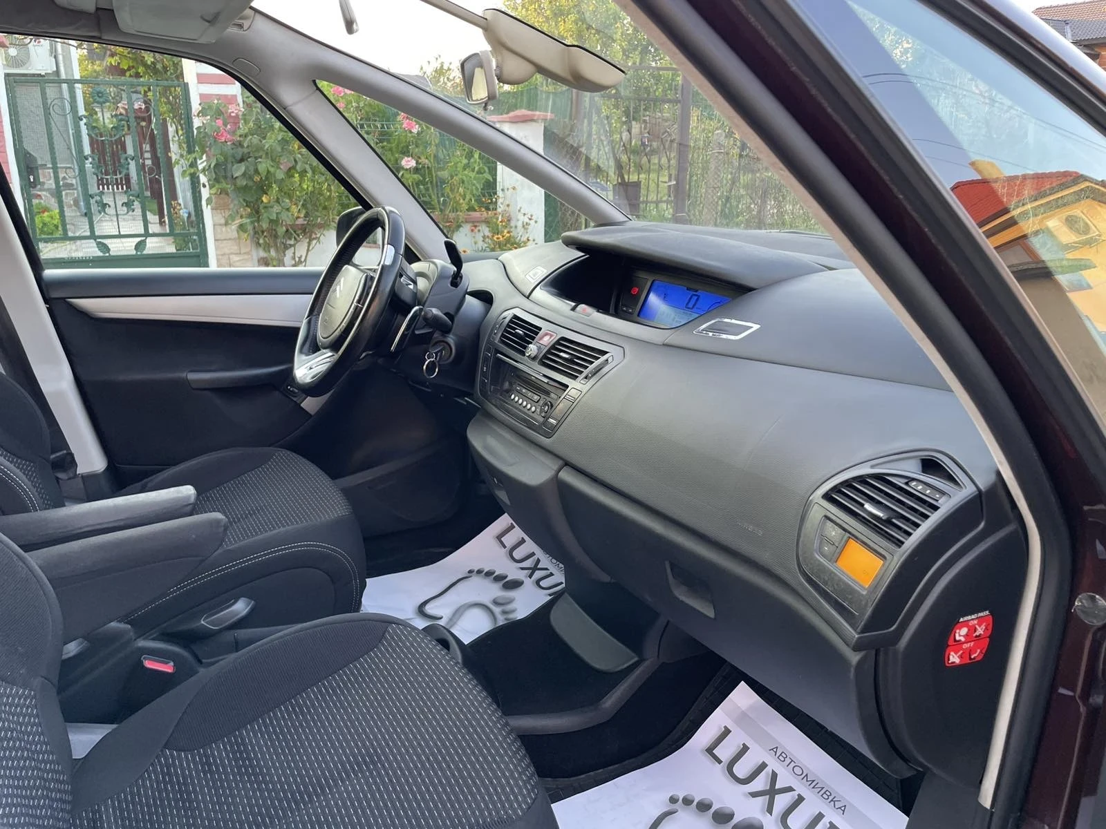 Citroen C4 Picasso HDi face, снимка 8 - Автомобили и джипове - 55582989