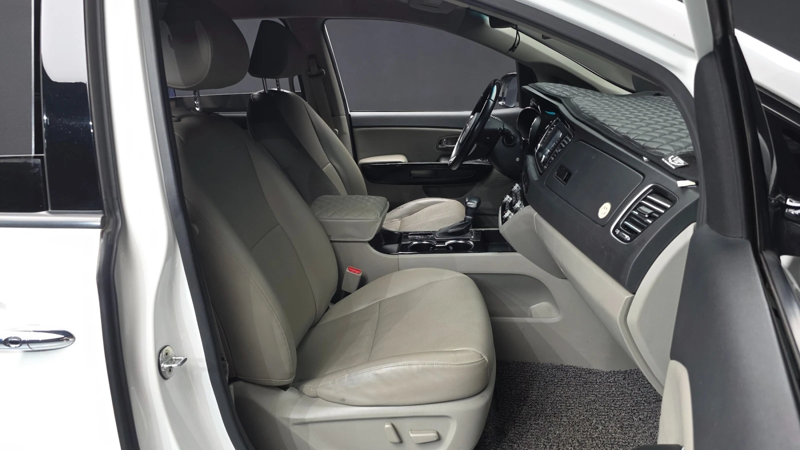 Kia Carnival PRESTIGE 2.2 * 11 МЕСТА * ПОДГРЕВ СЕДАЛКИ/ВОЛАН, снимка 13 - Автомобили и джипове - 55618168