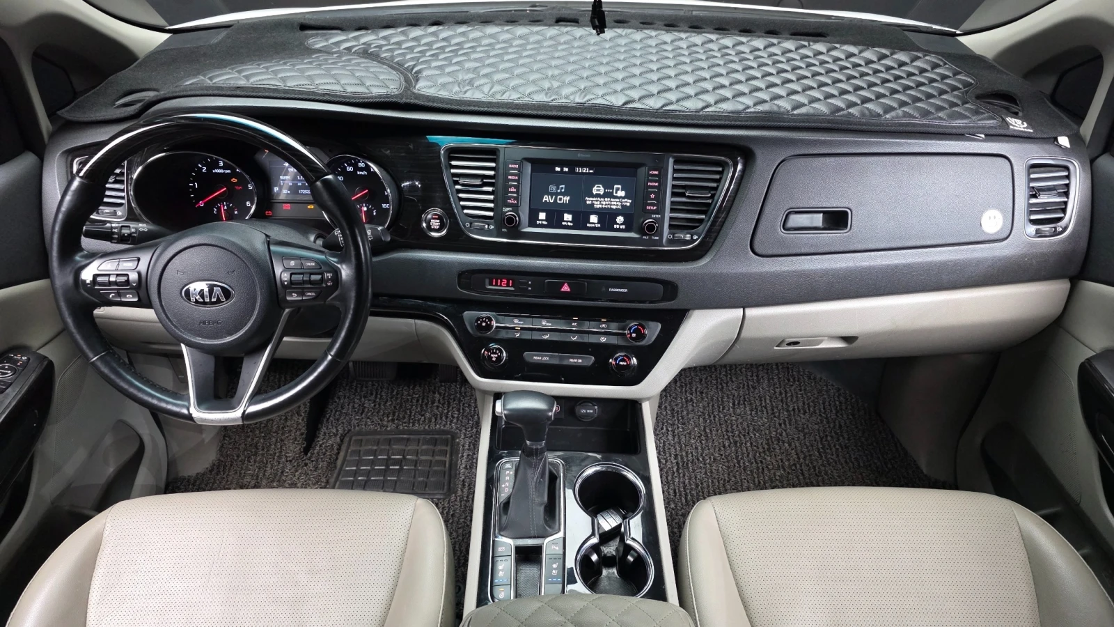 Kia Carnival PRESTIGE 2.2 * 11 МЕСТА * ПОДГРЕВ СЕДАЛКИ/ВОЛАН, снимка 7 - Автомобили и джипове - 55618168