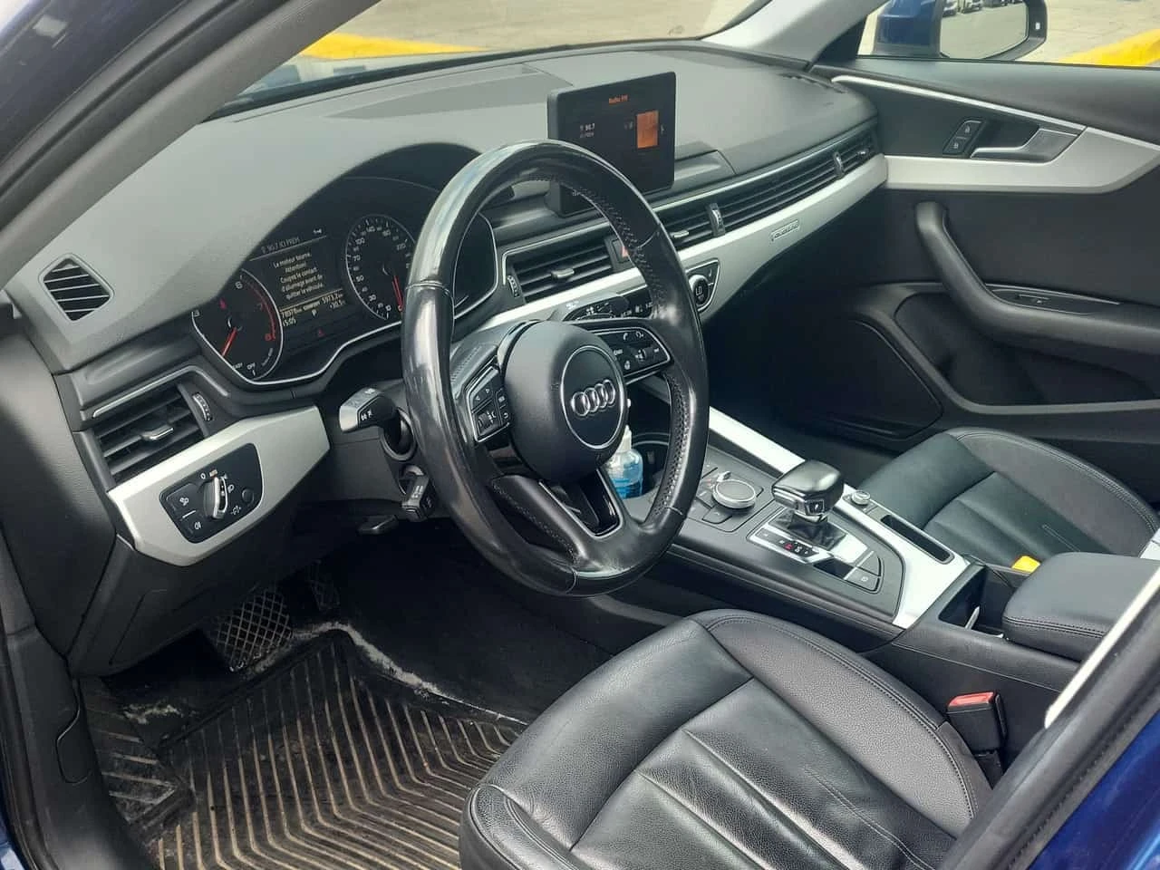 Audi A4 * Komfort * CARFAX * ОПЦИЯ ЗА ФИНАНСИРАНЕ * , снимка 5 - Автомобили и джипове - 55784648