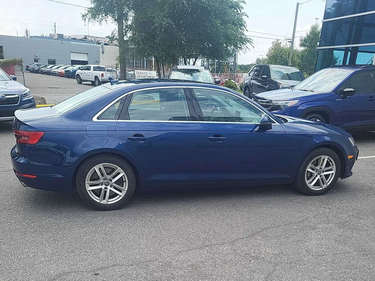 Audi A4 * Komfort * CARFAX * ОПЦИЯ ЗА ФИНАНСИРАНЕ * , снимка 3 - Автомобили и джипове - 55784648