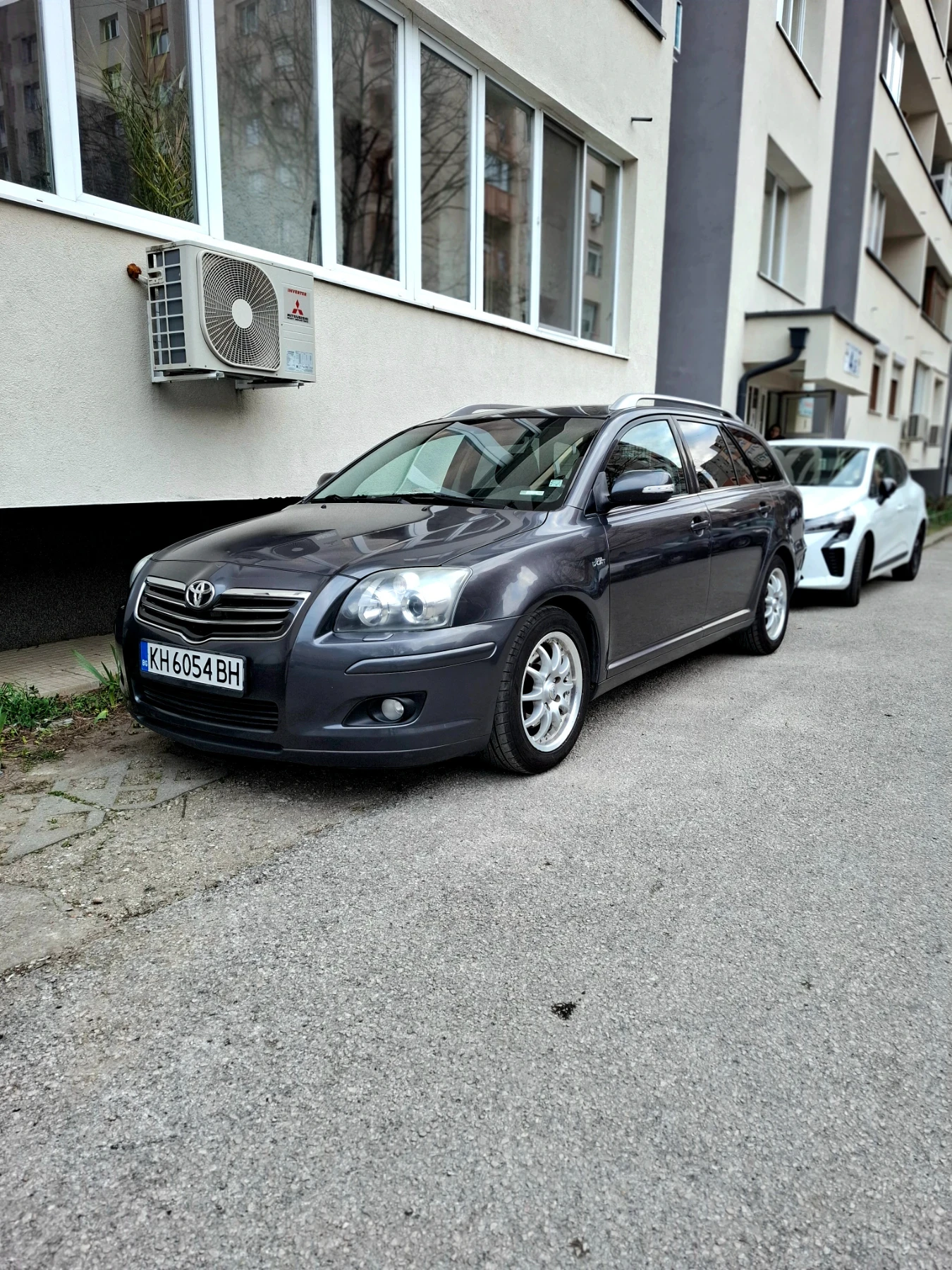 Toyota Avensis, снимка 8 - Автомобили и джипове - 55803655