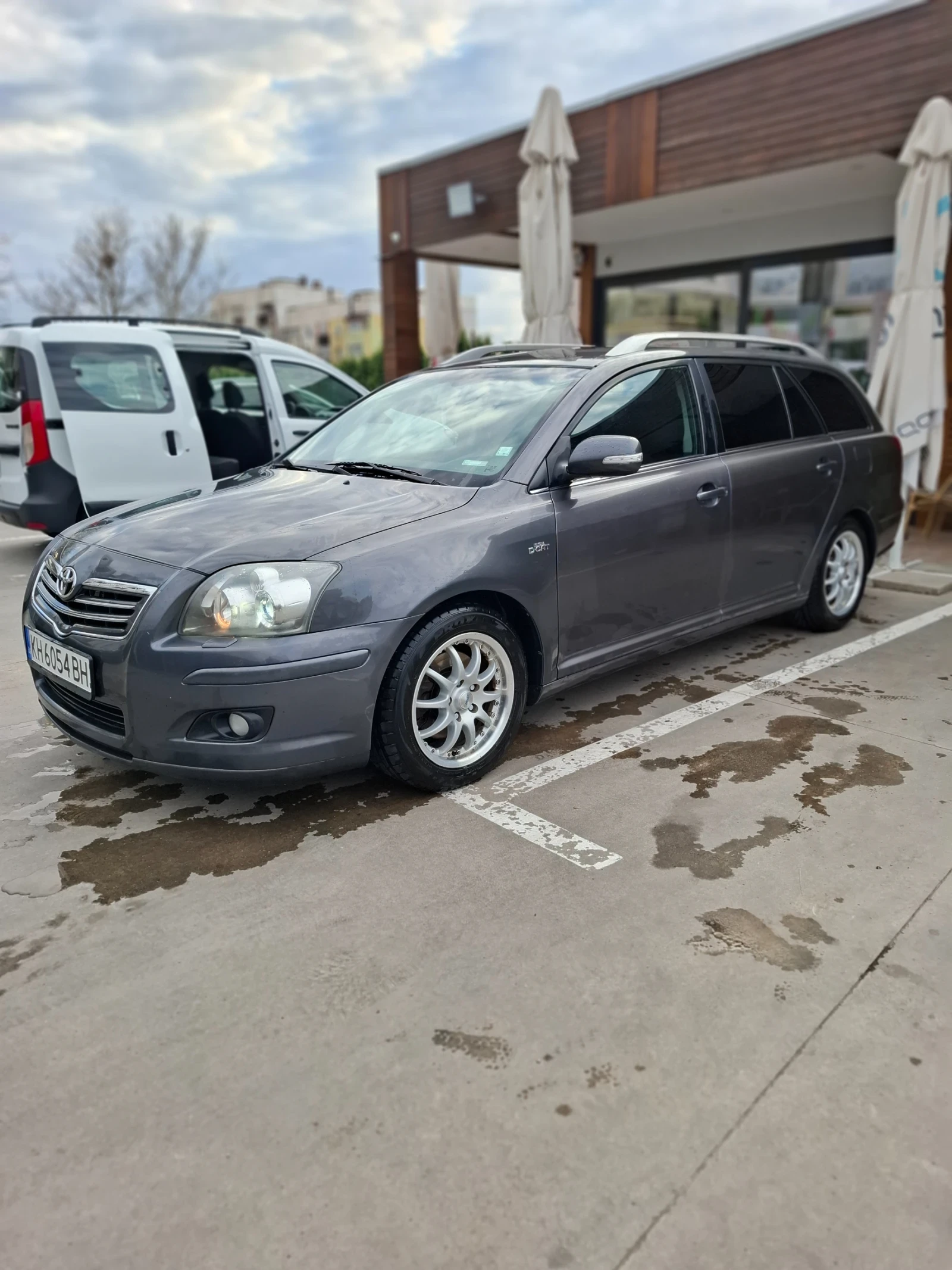 Toyota Avensis, снимка 4 - Автомобили и джипове - 55803655
