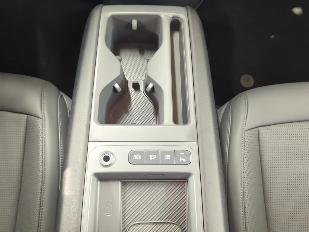 Kia EV9 AIR/204HP/7S/CAM/LED/CPLAY/NAVI/KLESS/689q, снимка 11 - Автомобили и джипове - 56118964