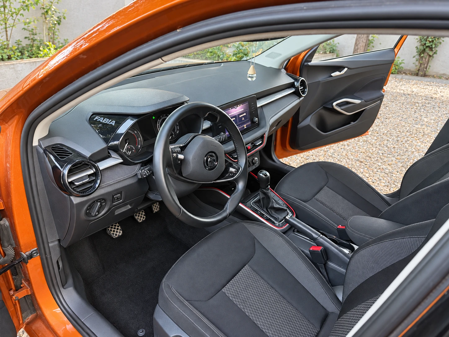 Skoda Fabia Edition, снимка 8 - Автомобили и джипове - 56157290