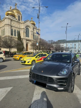     Porsche Macan Turbo-1