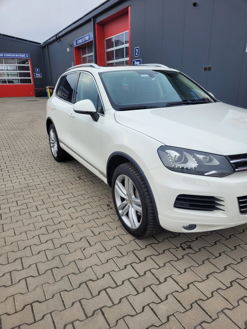 VW Touareg, снимка 2 - Автомобили и джипове - 48075442