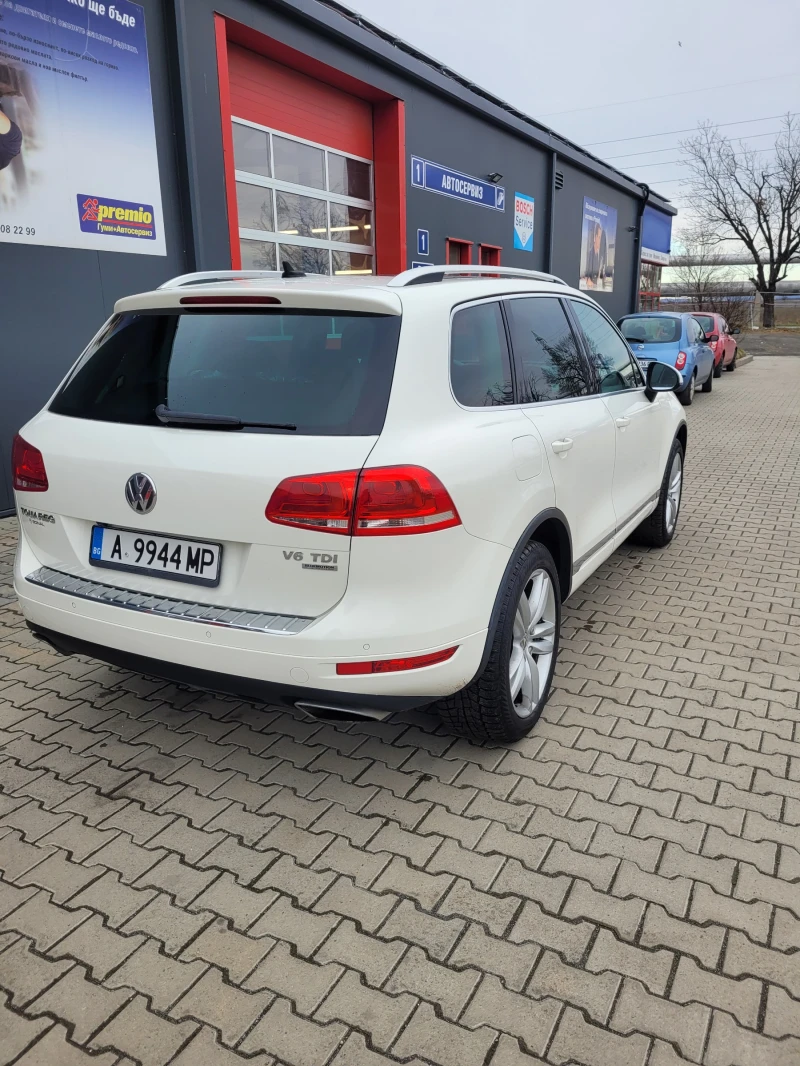 VW Touareg, снимка 3 - Автомобили и джипове - 48075442