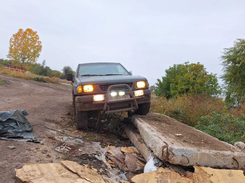 Isuzu Trooper ПИКАПА Е ПЕРФЕКТЕН ОБСЛУЖЕН ОТ-ДО БРАКУВАН , снимка 4 - Автомобили и джипове - 52673413