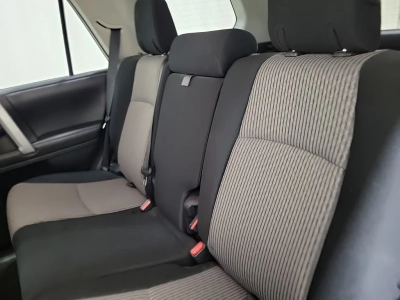 Toyota 4runner 4.0* V6* ПОДГРЕВ* КАМЕРА* КЕЙЛЕС* LANE* ASSIST, снимка 8 - Автомобили и джипове - 52262235