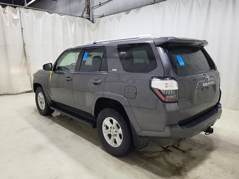 Toyota 4runner 4.0* V6* ПОДГРЕВ* КАМЕРА* КЕЙЛЕС* LANE* ASSIST, снимка 2 - Автомобили и джипове - 52262235