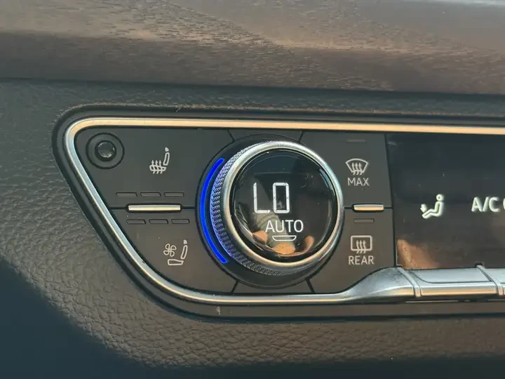 Audi Q5 * S Line * DISTRONIC| SUNPROOF| 360| ОБДУХВАНЕ, снимка 16 - Автомобили и джипове - 54341732