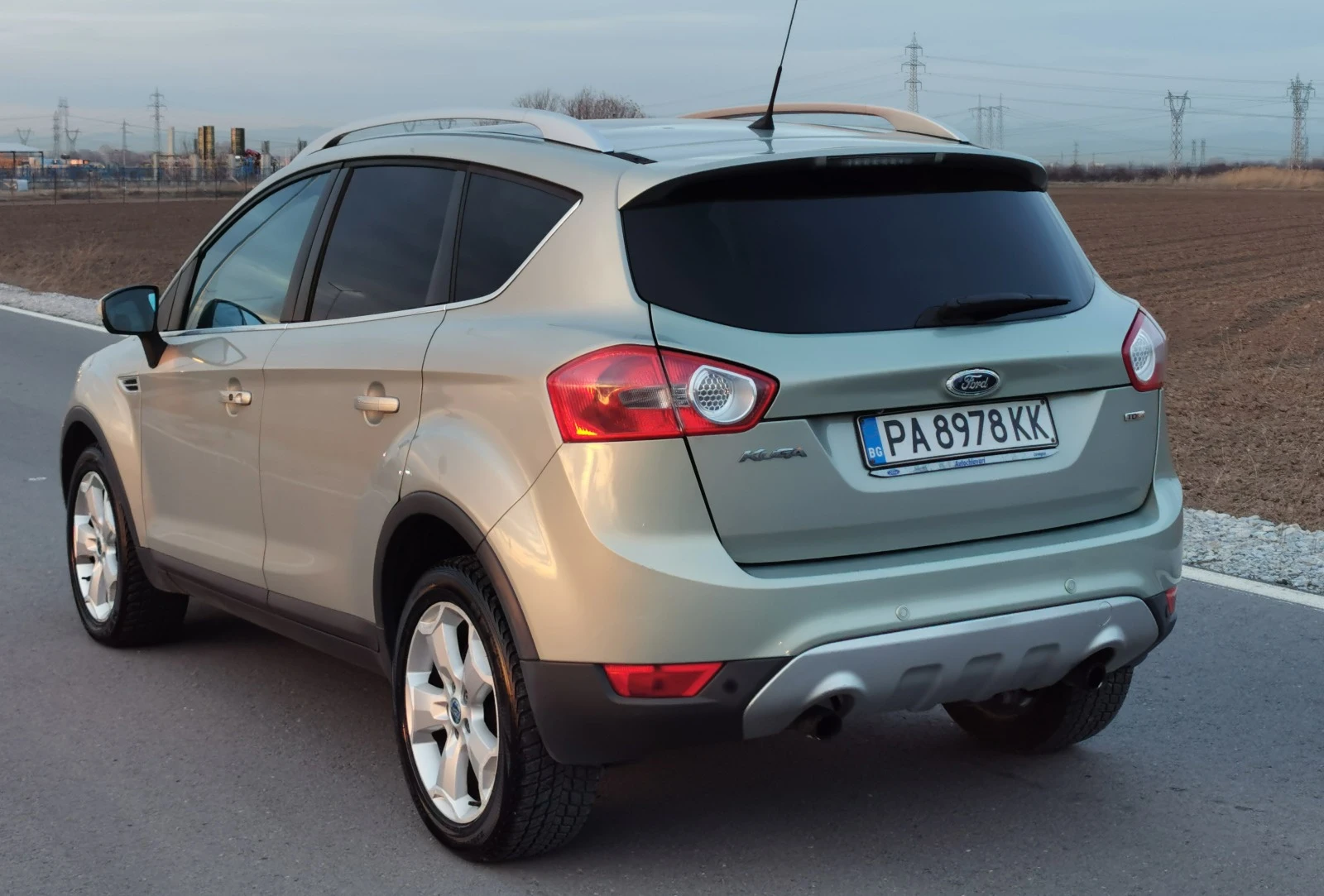 Ford Kuga 2.0 TD - изображение 5