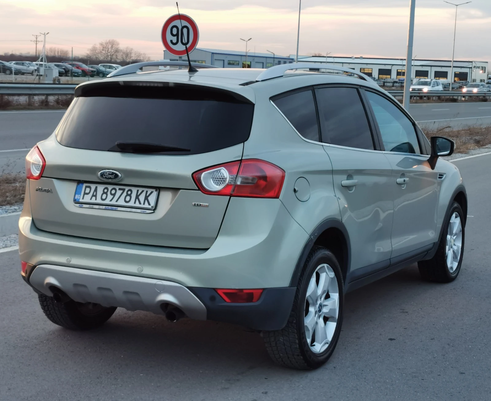 Ford Kuga 2.0 TD - изображение 4