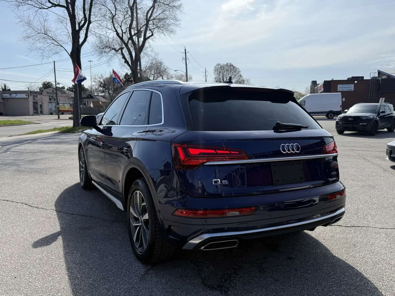 Audi Q5 * S Line * DISTRONIC| SUNPROOF| 360| ОБДУХВАНЕ, снимка 5 - Автомобили и джипове - 54341732