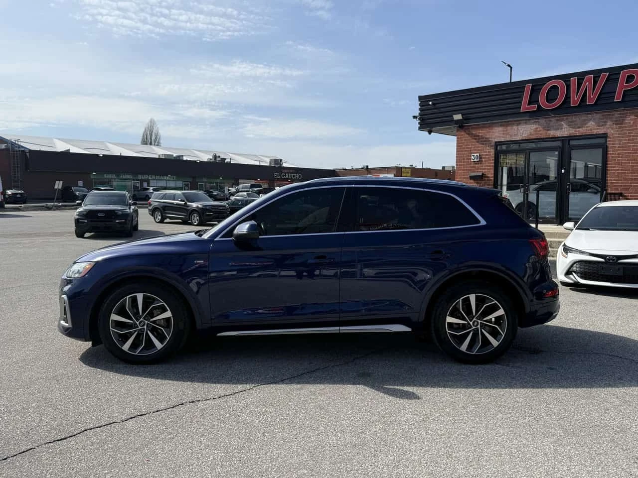 Audi Q5 * S Line * DISTRONIC| SUNPROOF| 360| ОБДУХВАНЕ, снимка 4 - Автомобили и джипове - 54341732