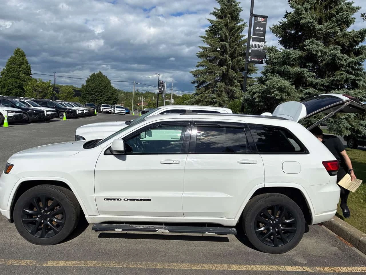 Jeep Grand cherokee * Altitude * CARFAX * ОПЦИЯ ЗА ФИНАНСИРАНЕ , снимка 2 - Автомобили и джипове - 55303773