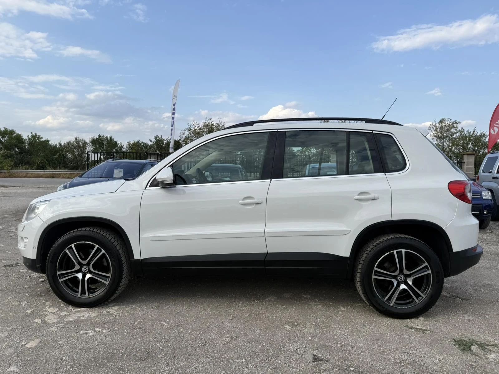 VW Tiguan 2.0 TDI 4-MOTION FULL ЕКСТРИ, снимка 8 - Автомобили и джипове - 55825859