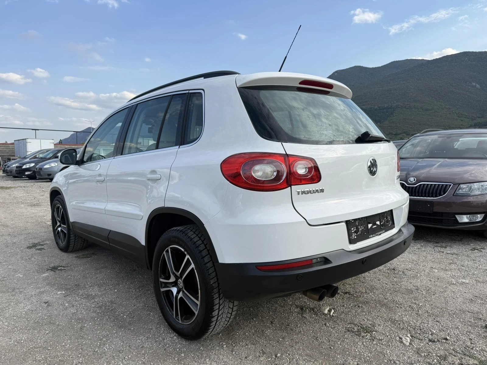 VW Tiguan 2.0 TDI 4-MOTION FULL ЕКСТРИ, снимка 9 - Автомобили и джипове - 55825859
