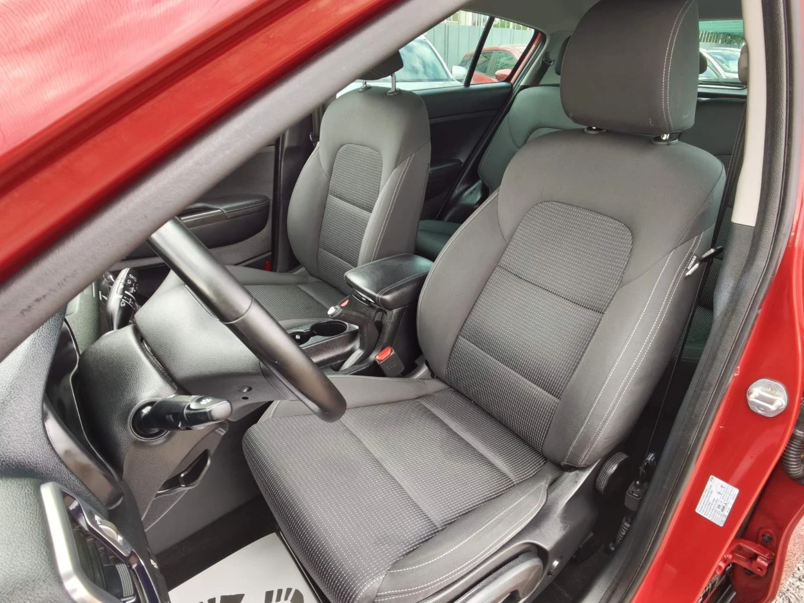 Kia Sportage 1.6 бензин 132 к.с. Нави, Сервизна история, снимка 13 - Автомобили и джипове - 56137604