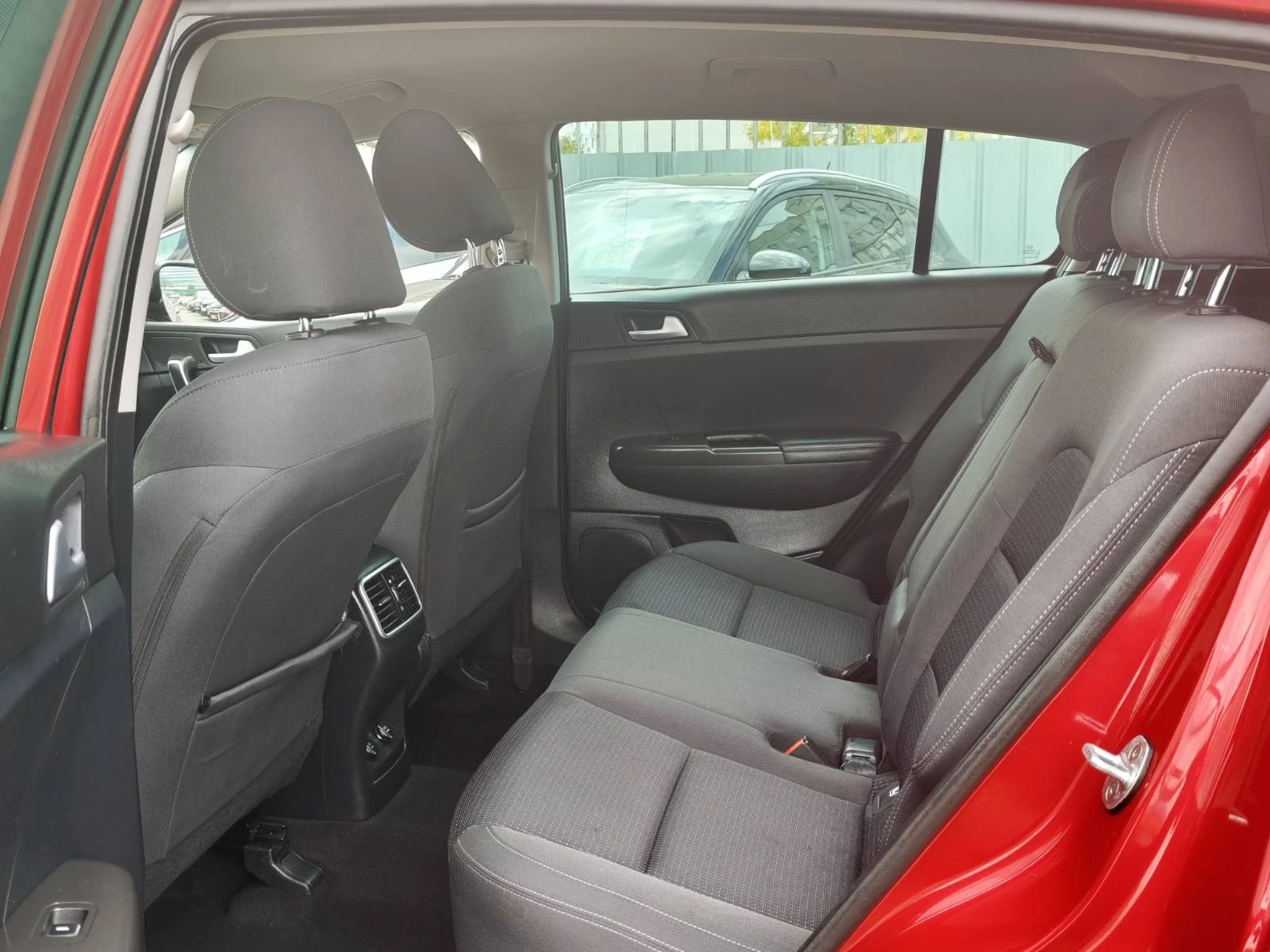 Kia Sportage 1.6 бензин 132 к.с. Нави, Сервизна история, снимка 10 - Автомобили и джипове - 56137604