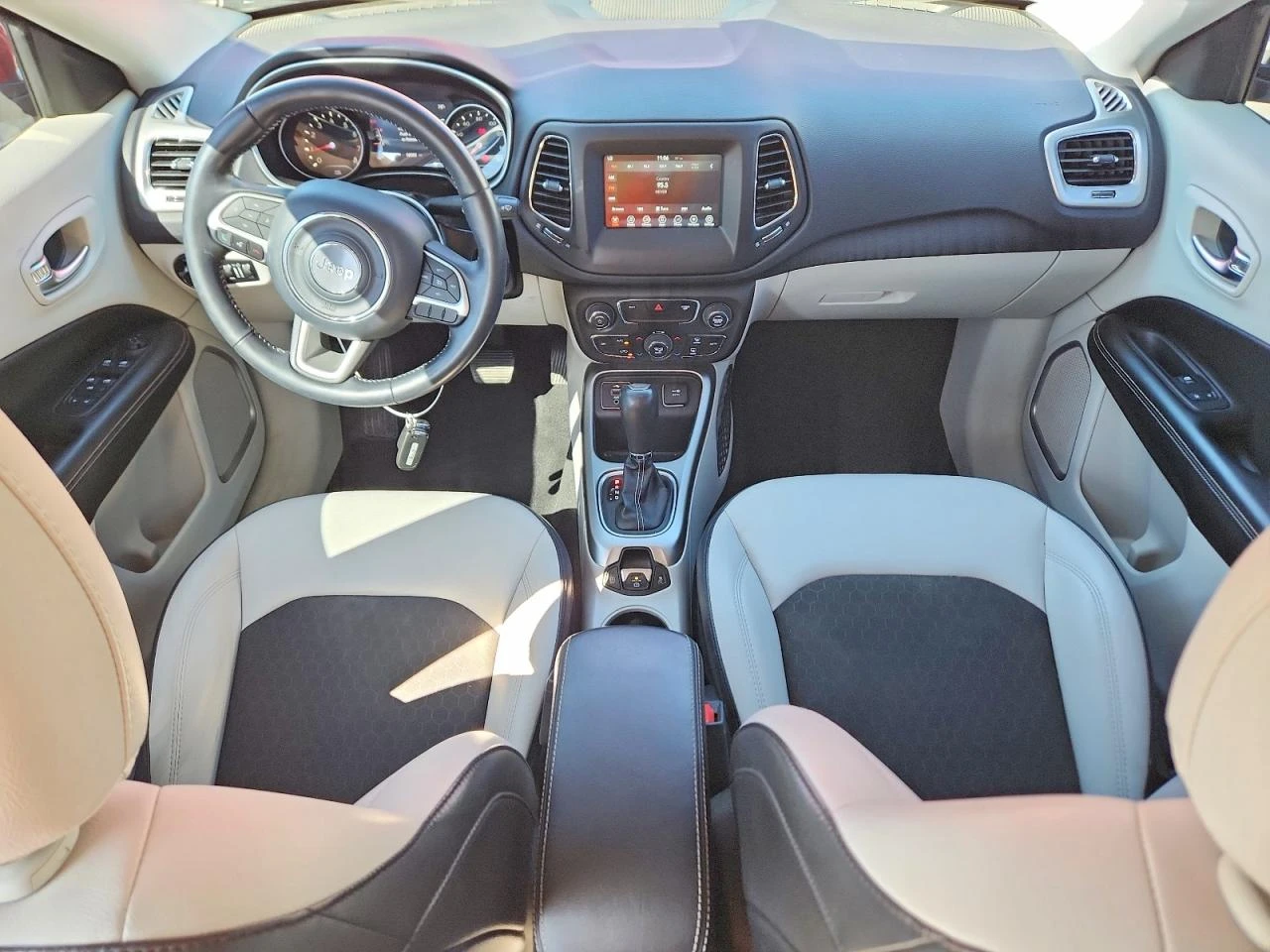 Jeep Compass 2.4l Latitude, снимка 8 - Автомобили и джипове - 56226305