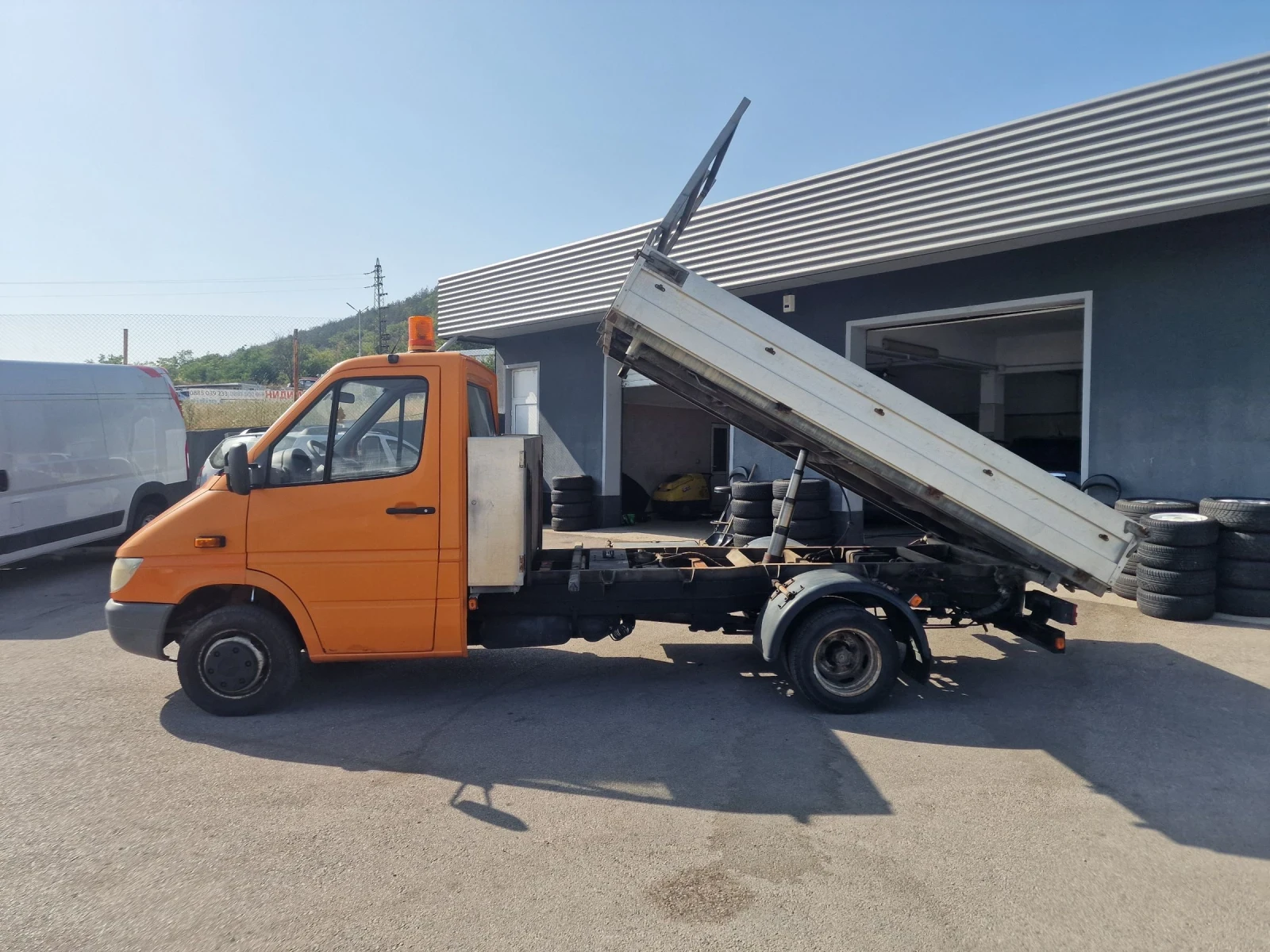 Mercedes-Benz Sprinter 411 2.2CDI 3-СТРАНЕН САМОСВАЛ - изображение 3