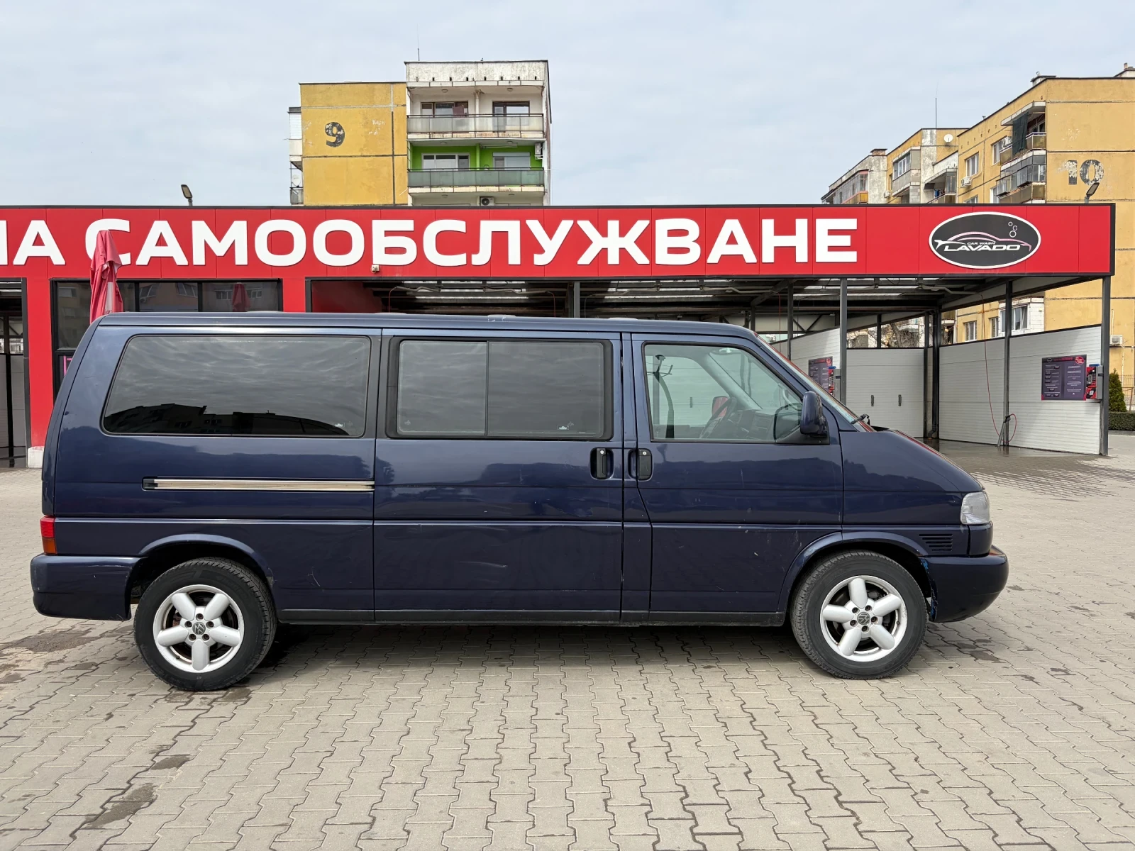 VW T4 8+ 1 места климатик 2.5TDI, снимка 4 - Бусове и автобуси - 53912843