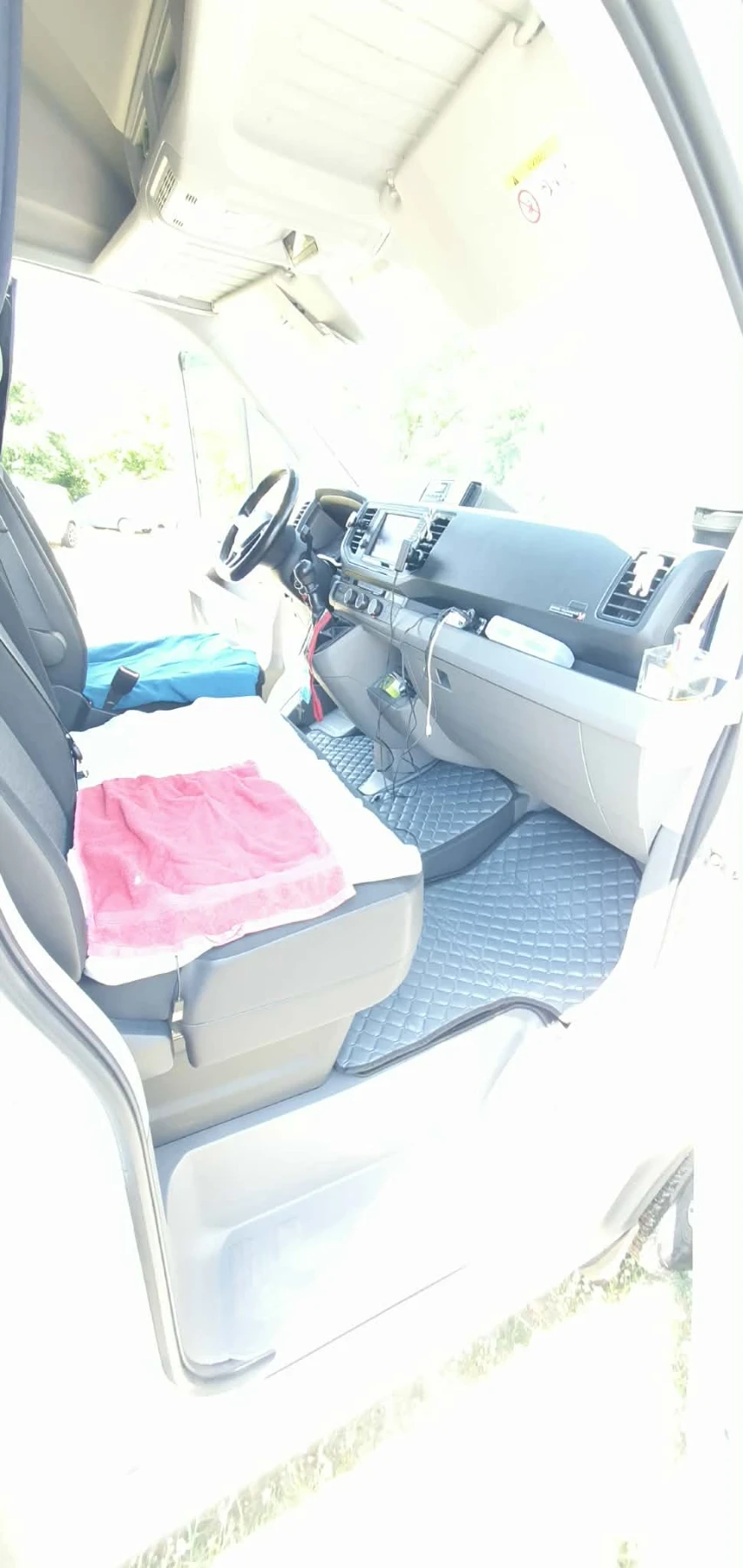 VW Crafter, снимка 17 - Бусове и автобуси - 54714338