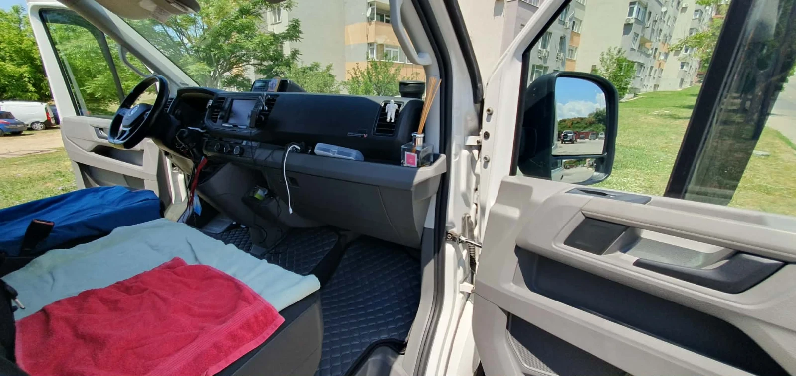 VW Crafter, снимка 4 - Бусове и автобуси - 54714338