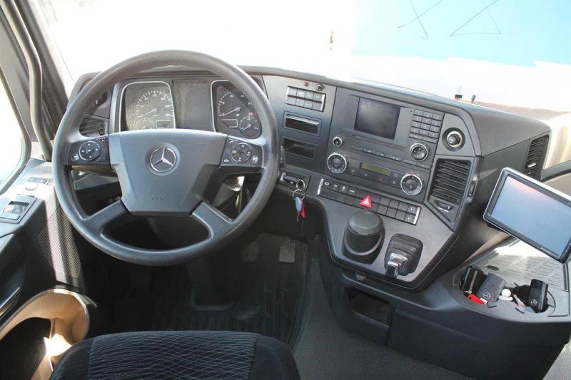 Mercedes-Benz Actros, снимка 9 - Камиони - 52294447