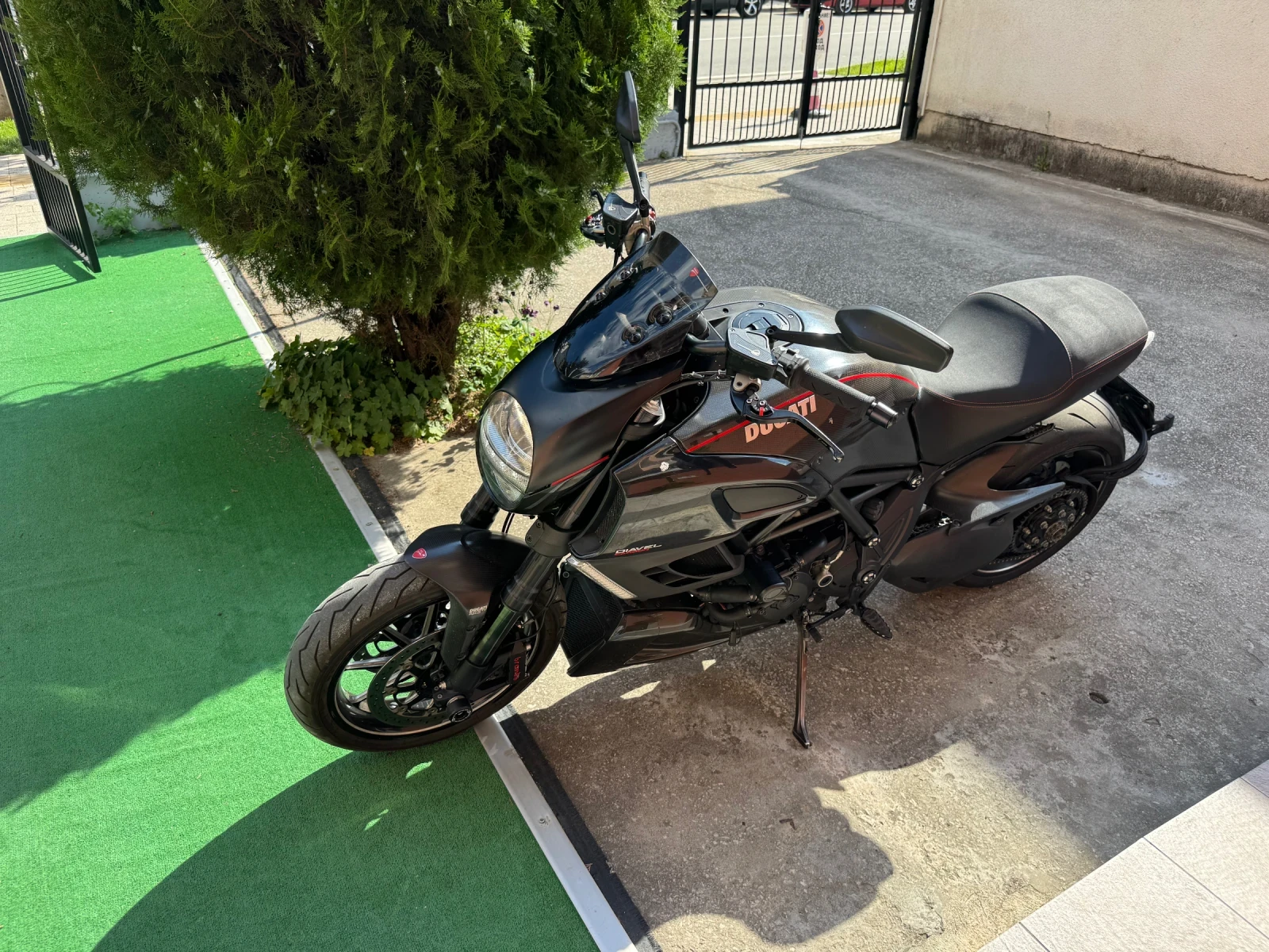 Ducati Diavel Carbon edition , снимка 4 - Мотоциклети и мототехника - 54621387